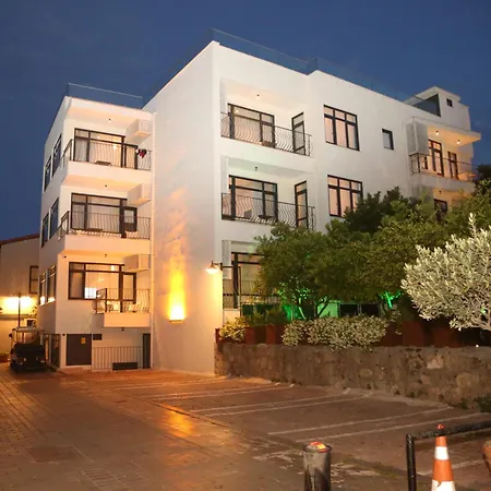 Exceptional Flat Near Hadrian's Gate Antalya